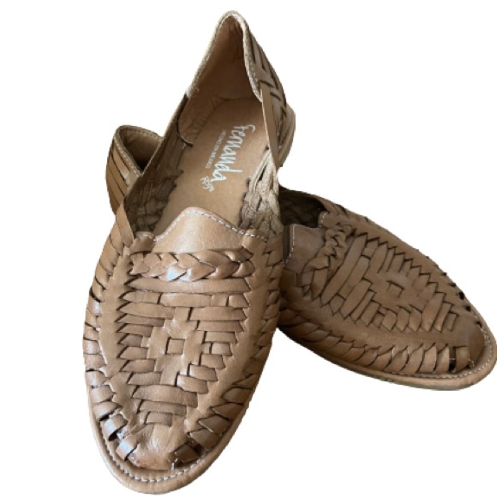 Fernanda Roy’s Leather shoes - Picture 5 of 6